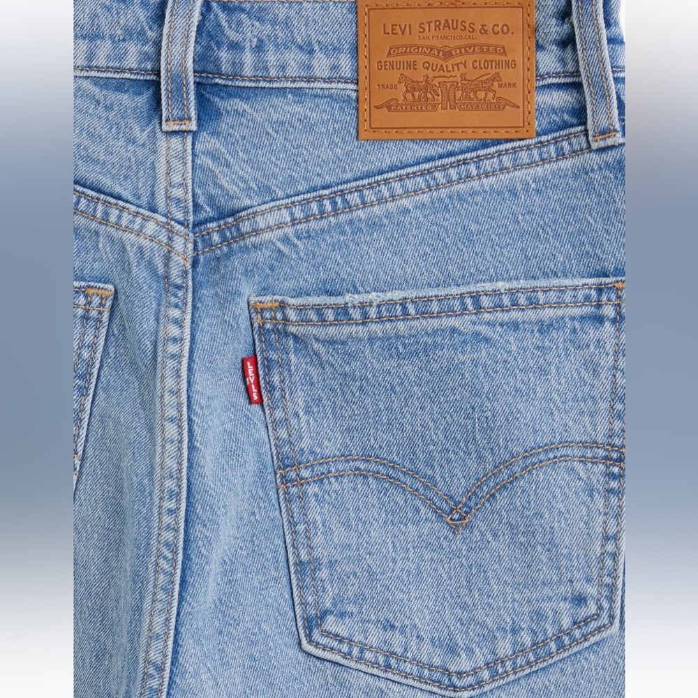 Levi's Premium 70s High-Flare Women’s Jeans in color You and I - Picture 6 of 14
